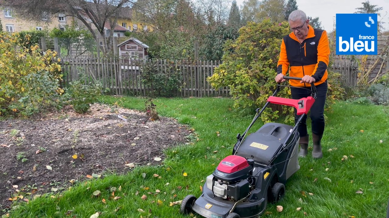 Roland Motte, jardinier : dernière tonte et entretien de la tondeuse