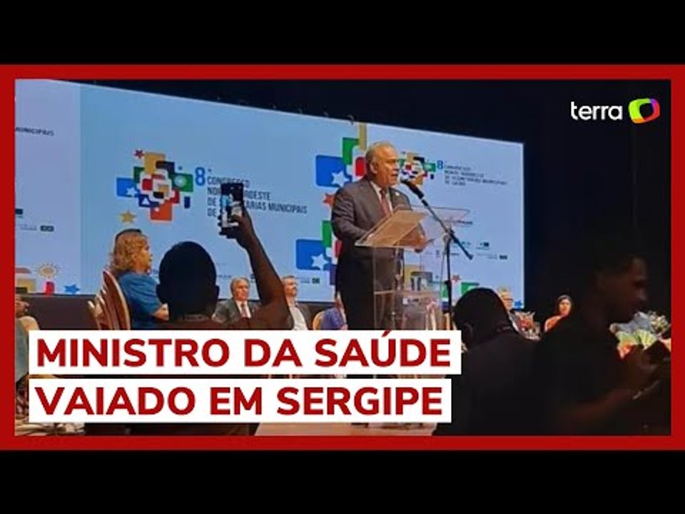 Ministro da Saúde, Marcelo Queiroga é vaiado e discute com plateia