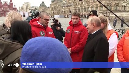 Putin faz apelo por retirada de civis de Kherson