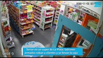 Terror en un super de La Plata ladrones armados roban a clientes y se llevan la caja