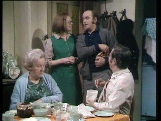 On The Buses - S06 - E01 - No Smoke Without Fire