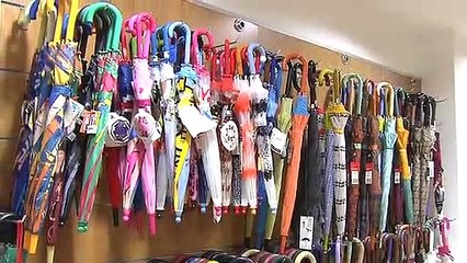 Cae la venta de paraguas por la falta de lluvias