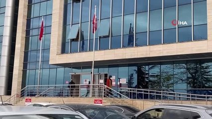 Doktorun sistemini ele geçirip, erkek hastaya 'hamile' raporu verdiler