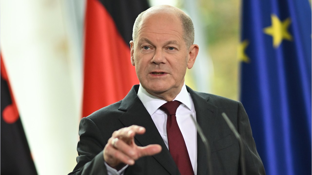 Liebesgrüße aus Moskau: Russische Propaganda vergleicht Scholz mit Hitler