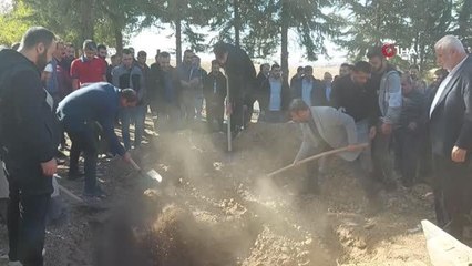 Yarı çıplak halde ölü bulunan çocuğun kimliği belli oldu