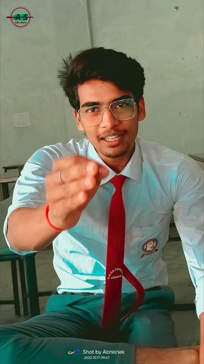 Yade uski bhi satati thi / abhi shayar/ yade tumhari bhi satati h #sad #love #poetry #shayari #new