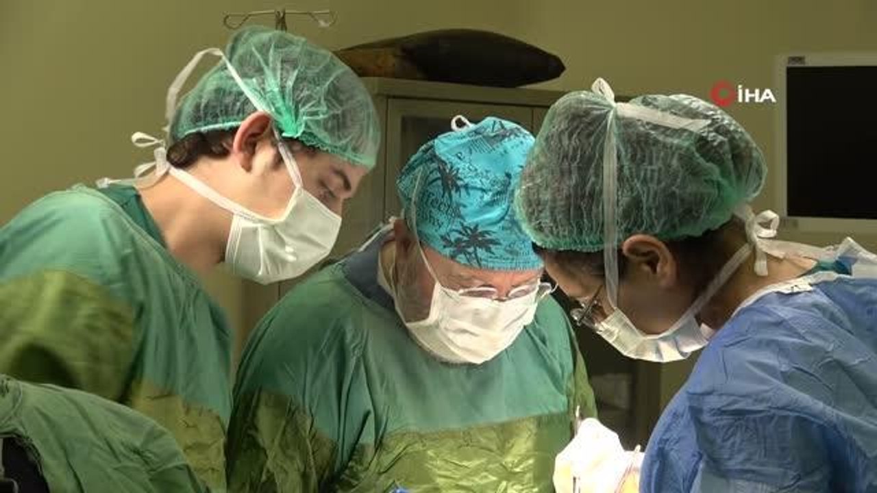 KKTC'den tedavi için Samsun'a gelen kadının karnından 3 kilo kitle çıkartıldı