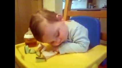 Bayi Lucu Bikin Gemesshh