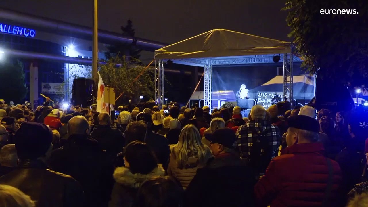 Vom Staats-TV geghosted: Streikende Lehrer protestieren gegen 'Lügenfabrik'