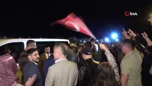 Çocuk istismarı suçlamasıyla yargılanan ve görevden alınan MHP eski Diyarbakır il başkanına cezaevi önünde davul zurnalı karşılama
