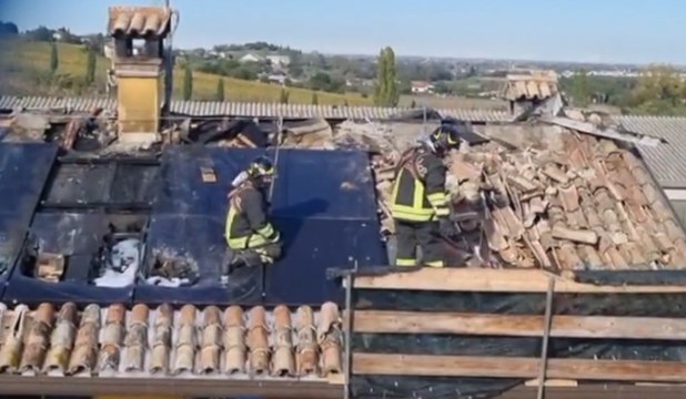 Bertinoro (FC) - In fiamme il tetto di un'abitazione (05.11.22)