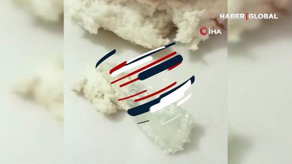 Ekmeğin içinden çıkan şoke etti! 'Bunu bir çocuk, bebek yiyebilirdi' deyip isyan etti