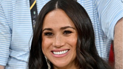 Скачать видео: VOICI : Meghan Markle : cette invitation surprise lancée à Kate Middleton