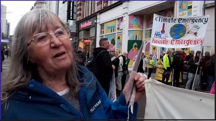 Activists stage climate rally in Leeds city centre ahead of COP27