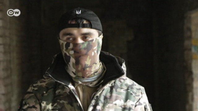 Ukraine: Chechens fight for and against Russia