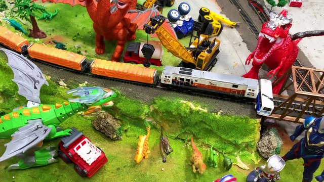 WATCH TRAIN CRUSH DINOSAURUS T REX, POLICE CAR #dinosaurs #train