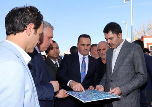 Çevre, Şehircilik ve İklim Değişikliği Bakanı Kurum, Hacıhüsrev'de incelemelerde bulundu