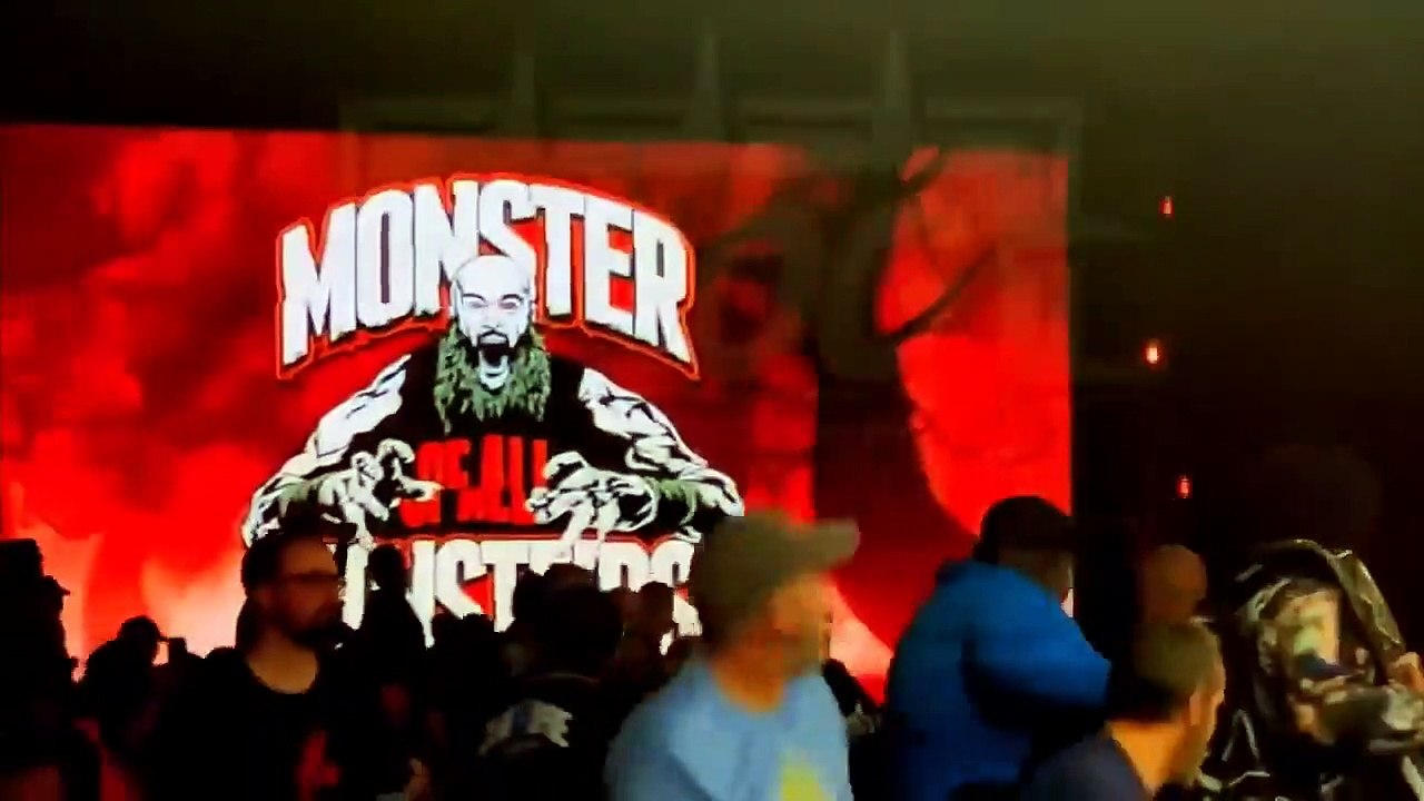 wrestling BRAUN STROWMAN DESTROYS OMOS WWE LIVE EVENT 2022 - BRAUN STROWMAN VS OMOS WWE LIVE EVENT 2022!