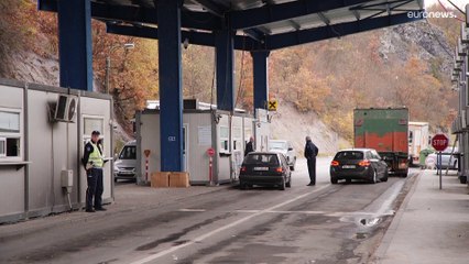 Sérvios do Kosovo abandonam instituições públicas