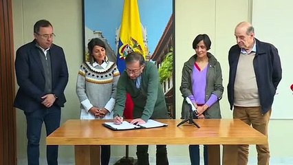 Es ley: presidente Petro firmó el Acuerdo de Escazú antes de viajar a la COP-27