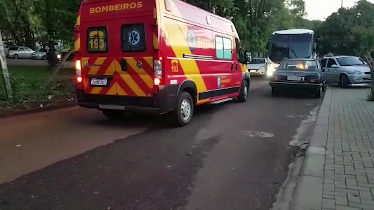 Homem sofre lesão física em partida de futebol no Guarujá