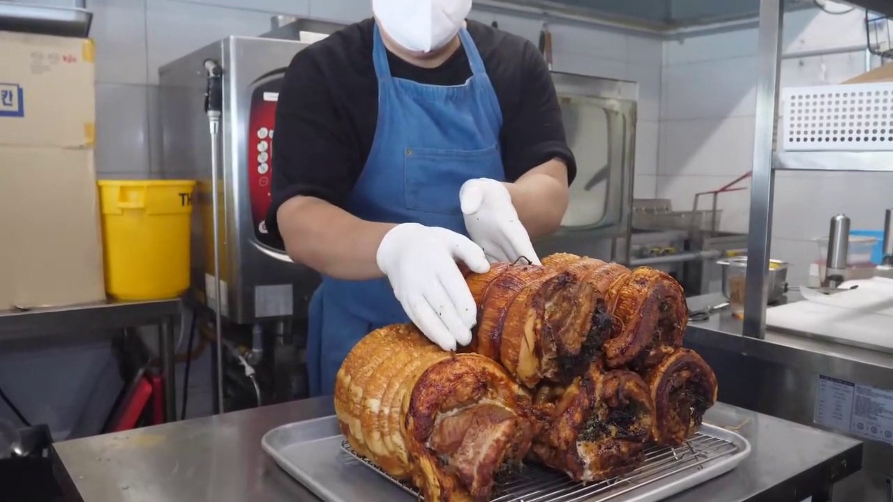 Meat bomb! American style meat sandwich  korean street food