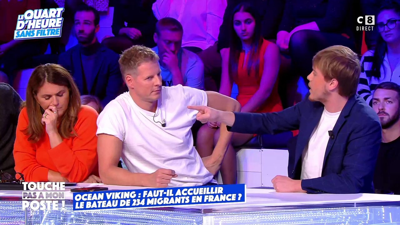 Regardez l'intégralité de la séquence dans laquelle le député LFI Louis Boyard vient faire un coup d'éclat dans "Touche pas à mon poste" et provoque un  incident avec Cyril Hanouna et les chroniqueurs