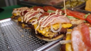 It's really delicious! American Style Bacon Triple Cheeseburger  Korean Street Food