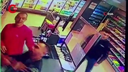 İstanbul’da markette dehşet anları kamerada: Kovalayıp dövdükleri genci kaçırdılar