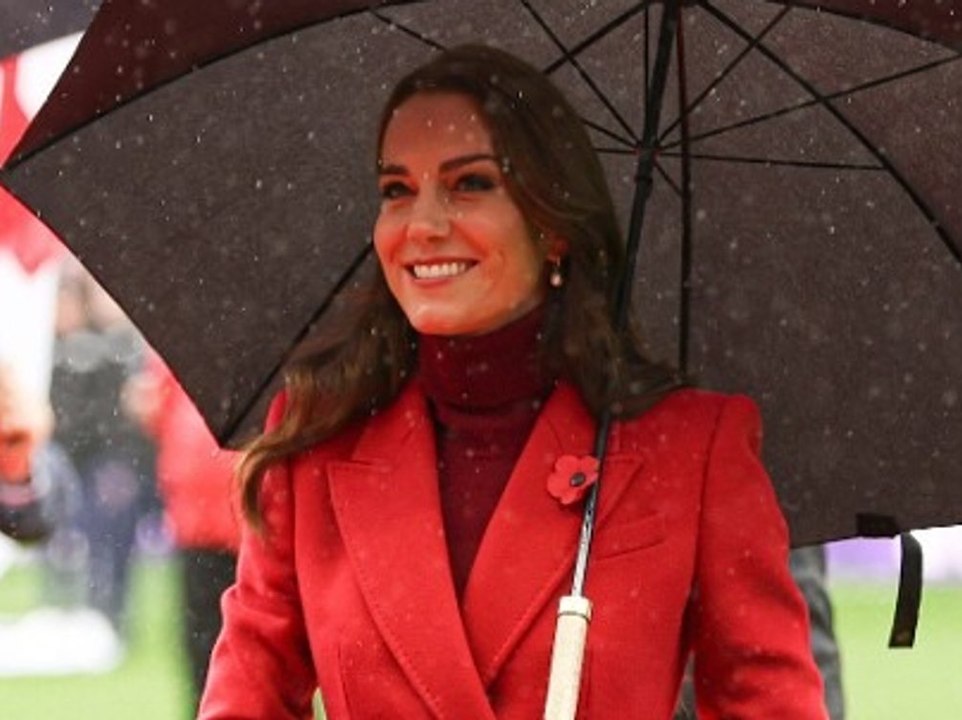 Prinzessin Kate unterstützt englisches Rugby-Team im Regen