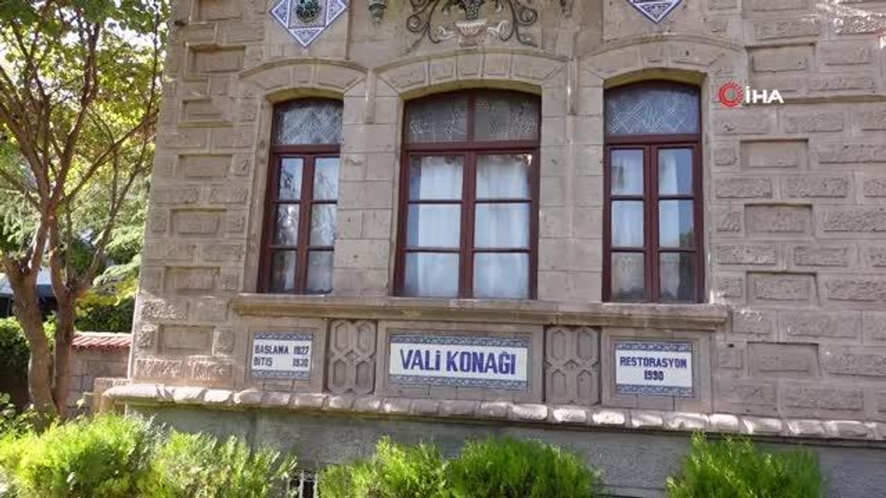 Aksaray'da 95 yıllık vali konağı bal mumu heykellerle kentin kültür mirasını yaşatıyor