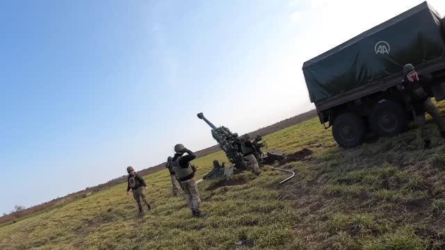 Herson cephesinde konuşlu topçu birlikleri, Ukrayna ordusuna yoğun ateş desteği sağlıyor