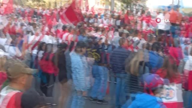 Peru'da hükümet karşıtları sokağa indi