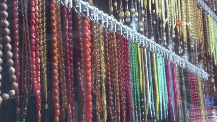 Şifa niyetine kullanılan kehribar taşı, Diyarbakır'da 14 yaşındaki ustanın eliyle işleniyor