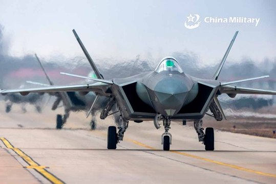 VÍDEO: Imagens impressionantes dos caças J-20 chineses antes de show aéreo em Zhuhai