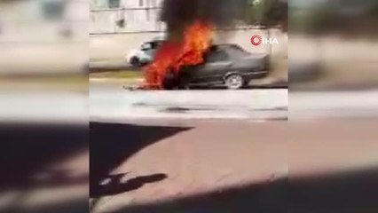 Yeni sahibine teslim etmek için yola çıktığı otomobil seyir halindeyken alev topuna döndü