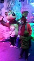 children enter the ES room at atlantis surabaya