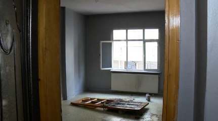 EV SAHİBİNİN TAHLİYE KAĞIDI İMZALATMASINA ÖFKELENEN KİRACI EVİ YAKTI