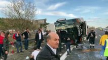 Bolu'da yolcu otobüsü devrildi: Çok sayıda yaralı var