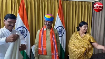 खाद के लिए लोकसभा अध्यक्ष को  सौंपा ज्ञापन