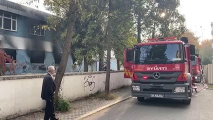 Atıl haldeki spor salonunda çıkan yangın söndürüldü