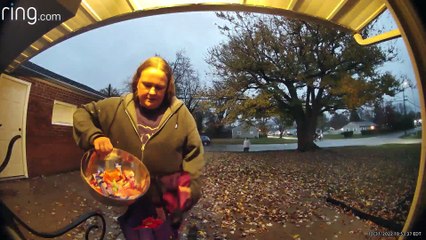 Childless Woman Allegedly Empties Entire Candy Bowl into her Bag