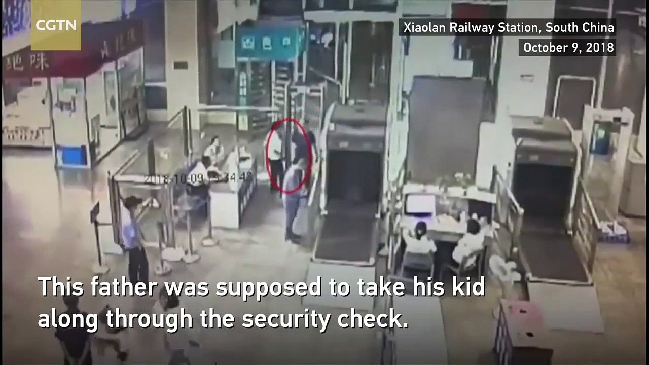 Quand tu perds de vue ton fils à l'aéroport...