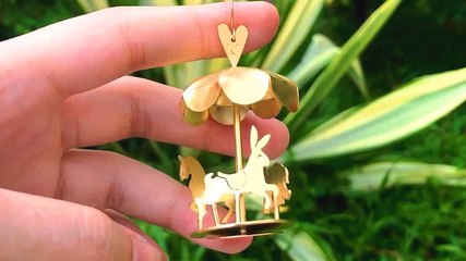 Carving brass earrings that move