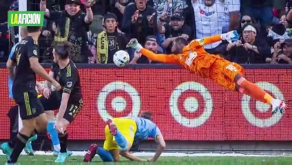 Justin Bieber enfurece al ver falta sobre Carlos Vela en final de MLS: VIDEO