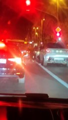 Maltepe'de sürücülerin yol ortasındaki yumruklu kavgası kamerada