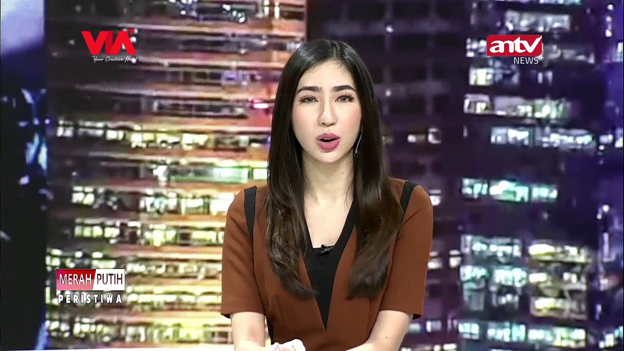 CINCIN TAK BISA LEPAS, PETUGAS DAMKAR BERAKSI