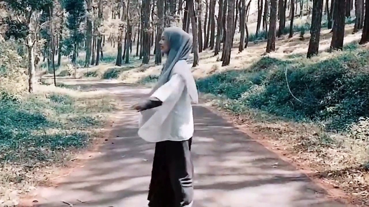 Sholawat merdu versi ska regge,, birosulillah (cover by Dewi hajar)