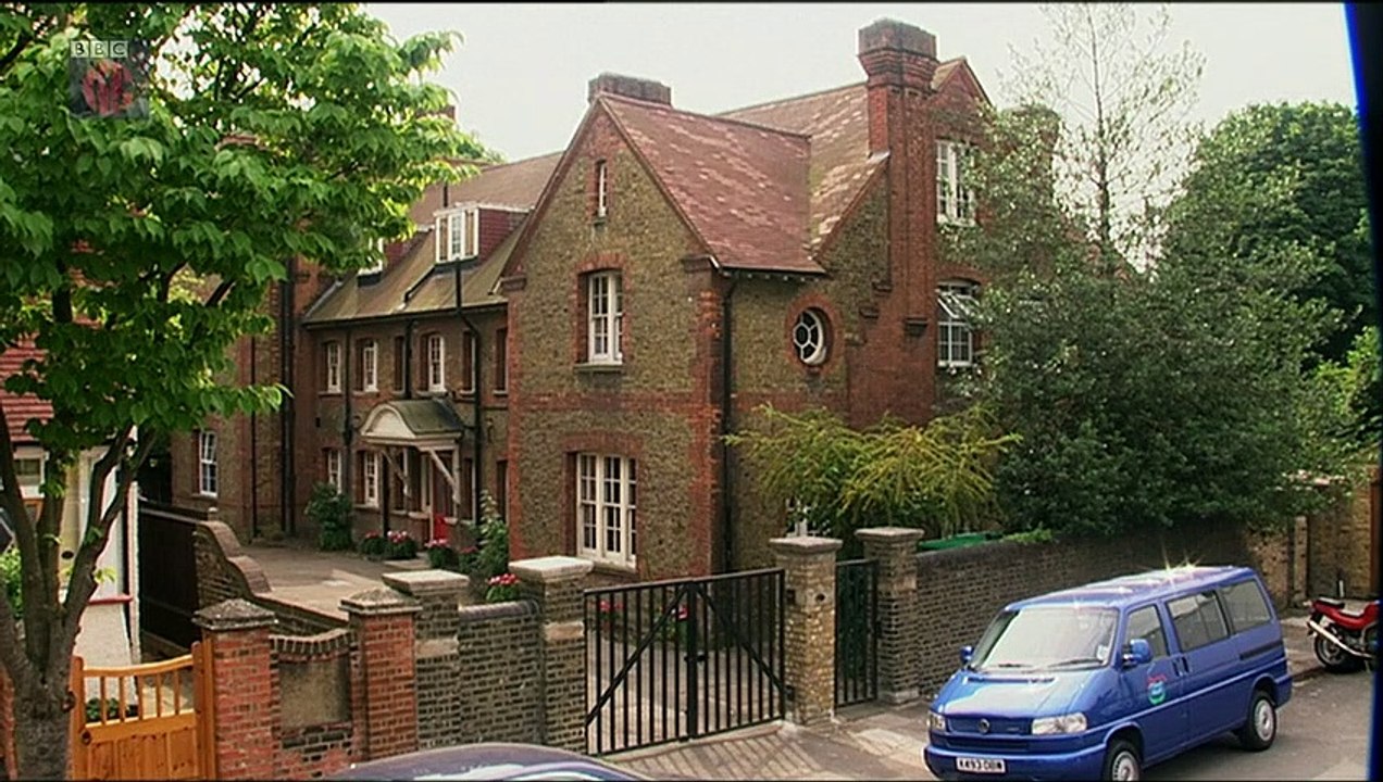 The Story of Tracy Beaker Series 1 Back To Back Epersodes-01.Episode-1- Tracy Returns / Sneaking In Ben