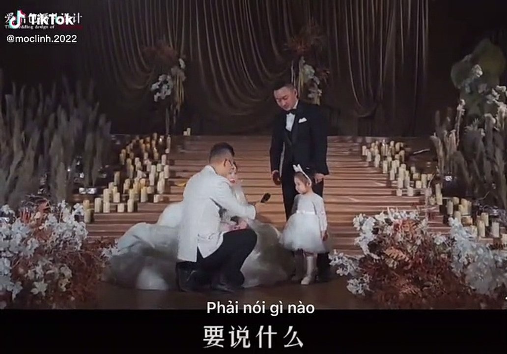 Em bé phát biểu siêu thông minh trong đám cưới của phụ huynh